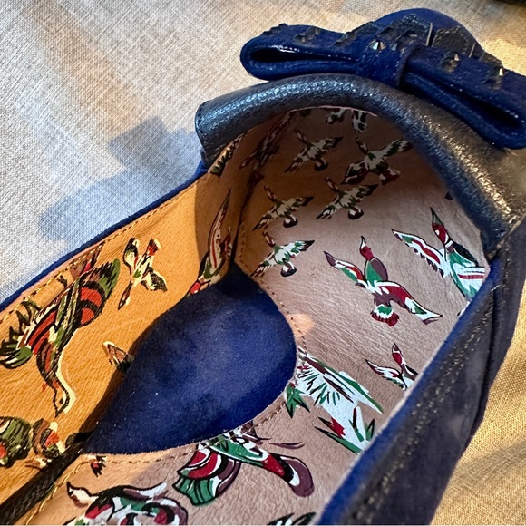 MISS L FIRE Delano 41 (10 - 10.5) navy blue suede leather loafer heel pumps bows - Picture 12 of 13
